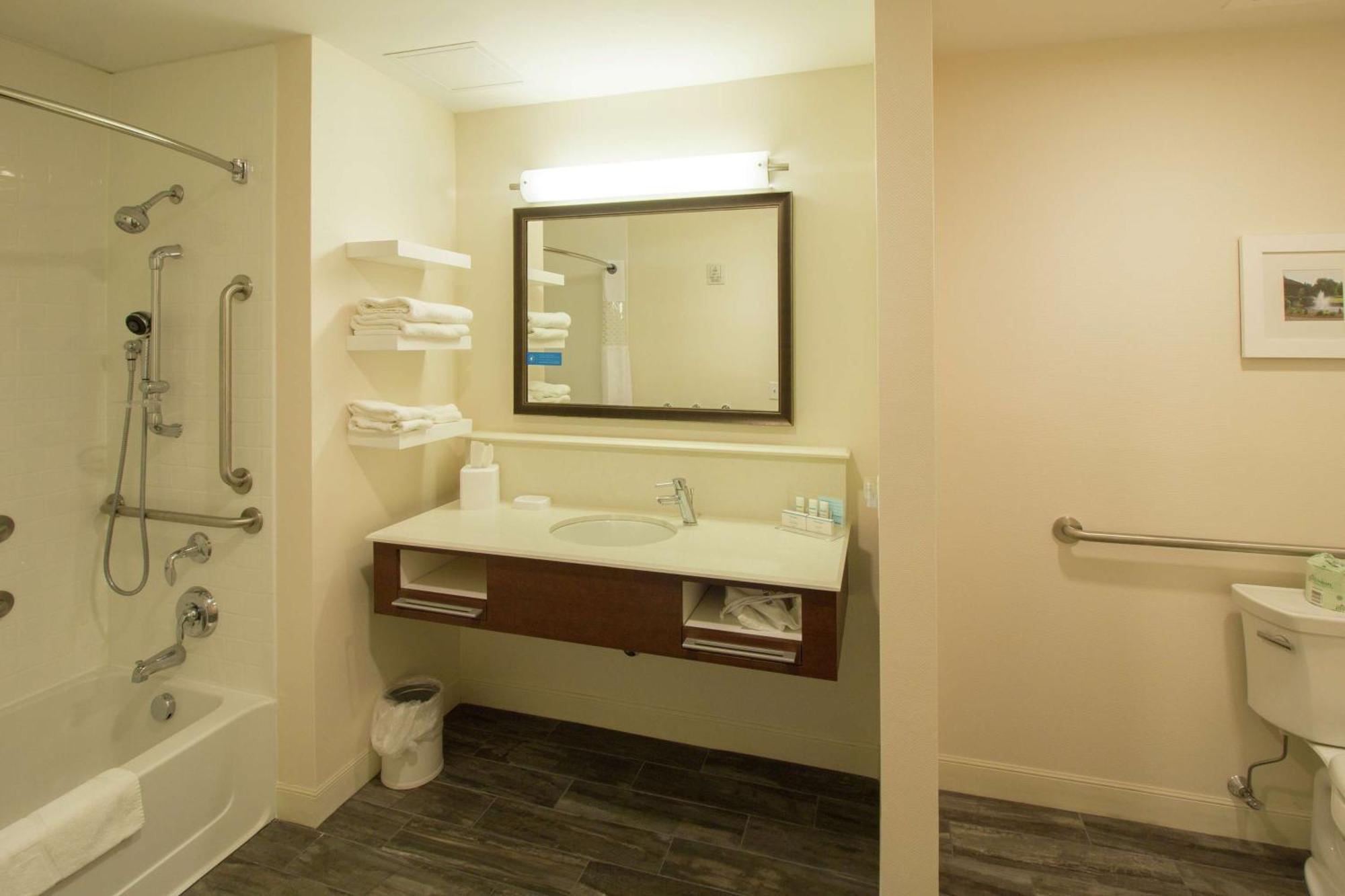 Hampton Inn & Suites Cazenovia, Ny מראה חיצוני תמונה