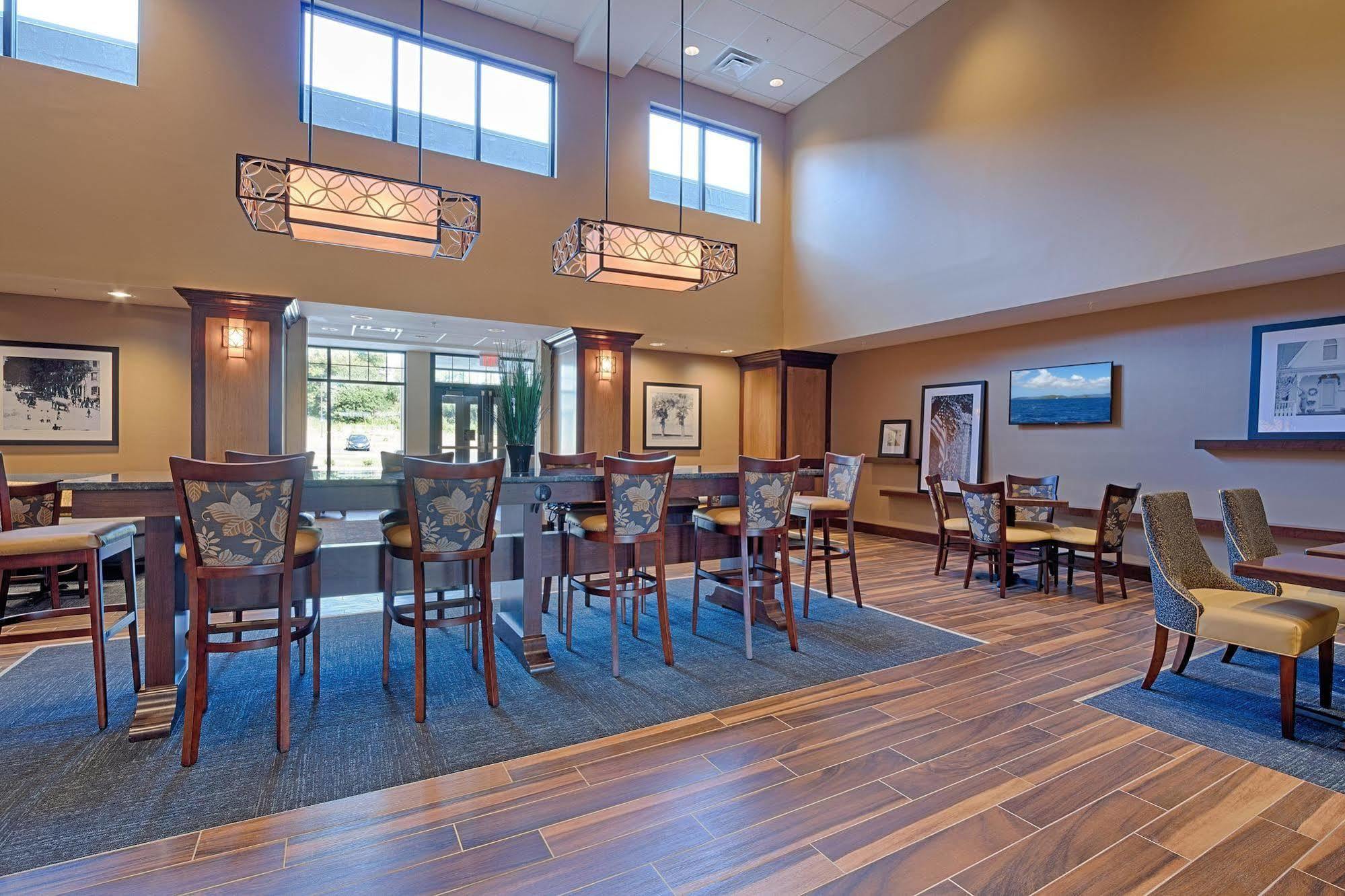 Hampton Inn & Suites Cazenovia, Ny מראה חיצוני תמונה